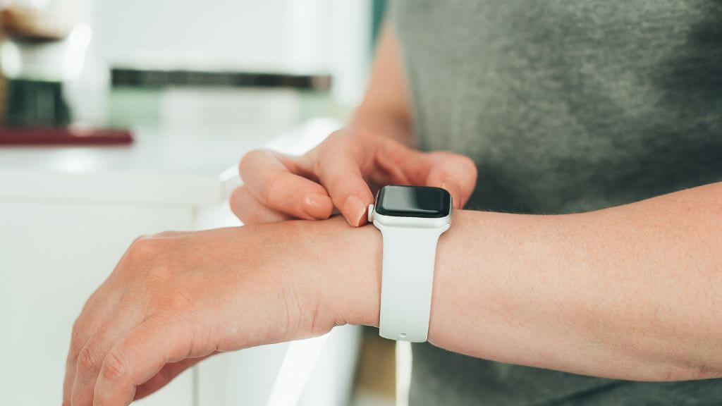 Can an Apple Watch Check Blood Sugar?